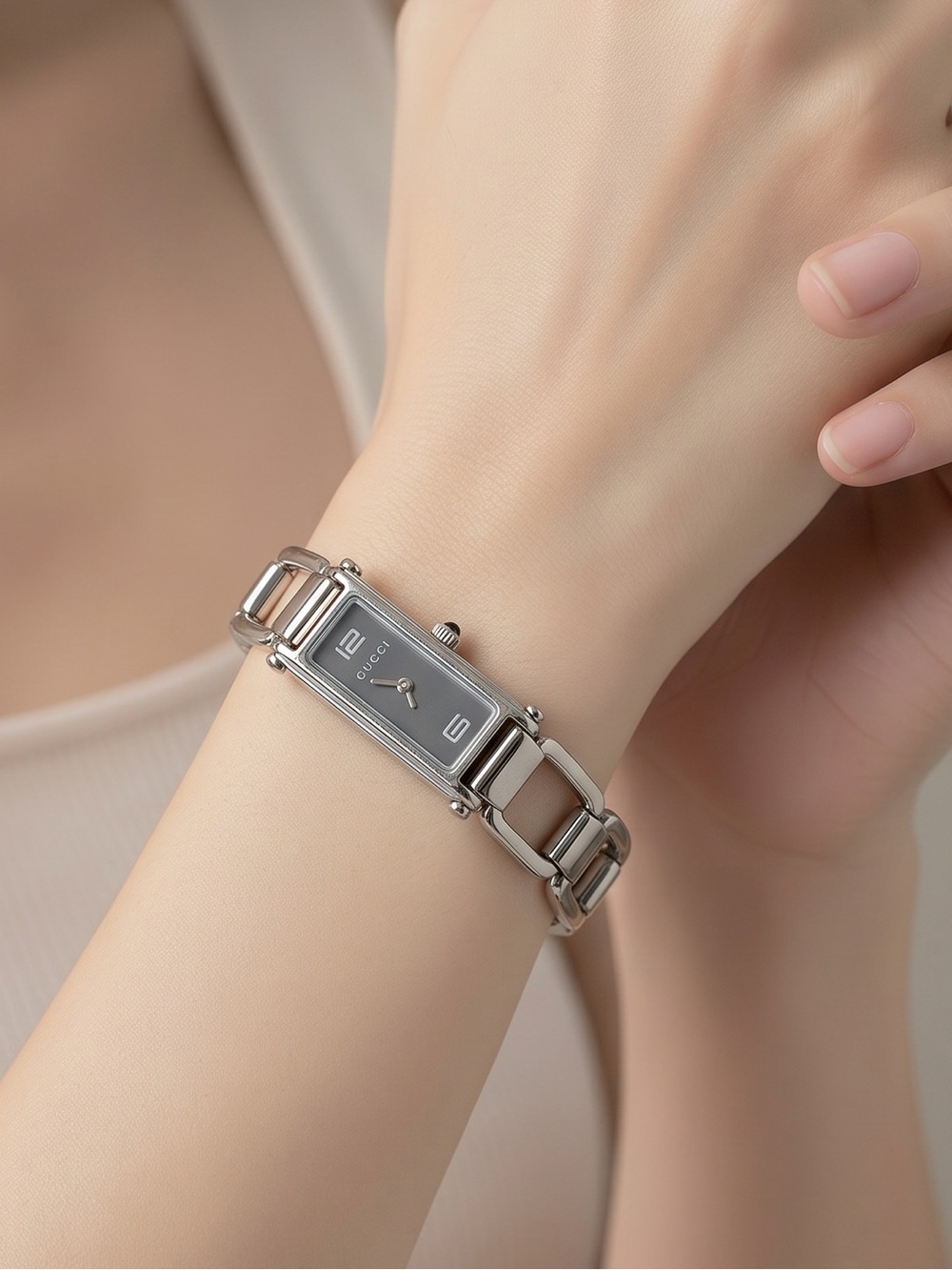 Gucci 1500L Silver and Black Rectangular Bangle Watch